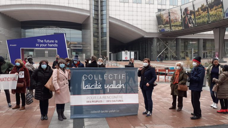 Journée contre les violences faites aux femmes – Manifestation en soutien aux femmes afghanes devant le parlement européen à Bruxelles